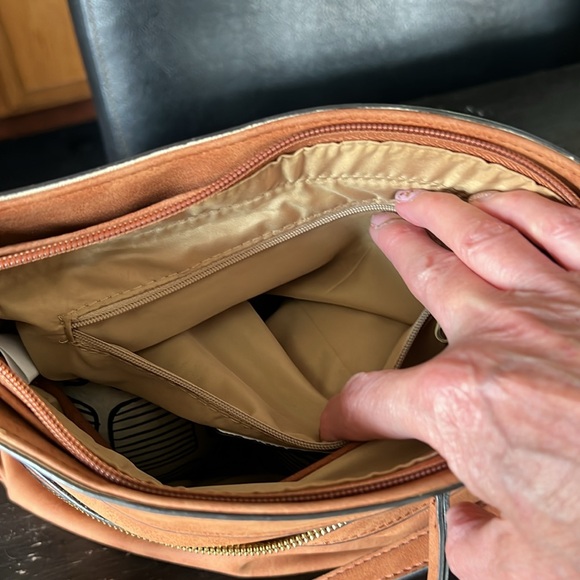 a.n.a A New Approach purse - Picture 5 of 7